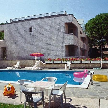 Apartament Lignano Exclusive With Pool Lignano Sabbiadoro Zewnętrze zdjęcie